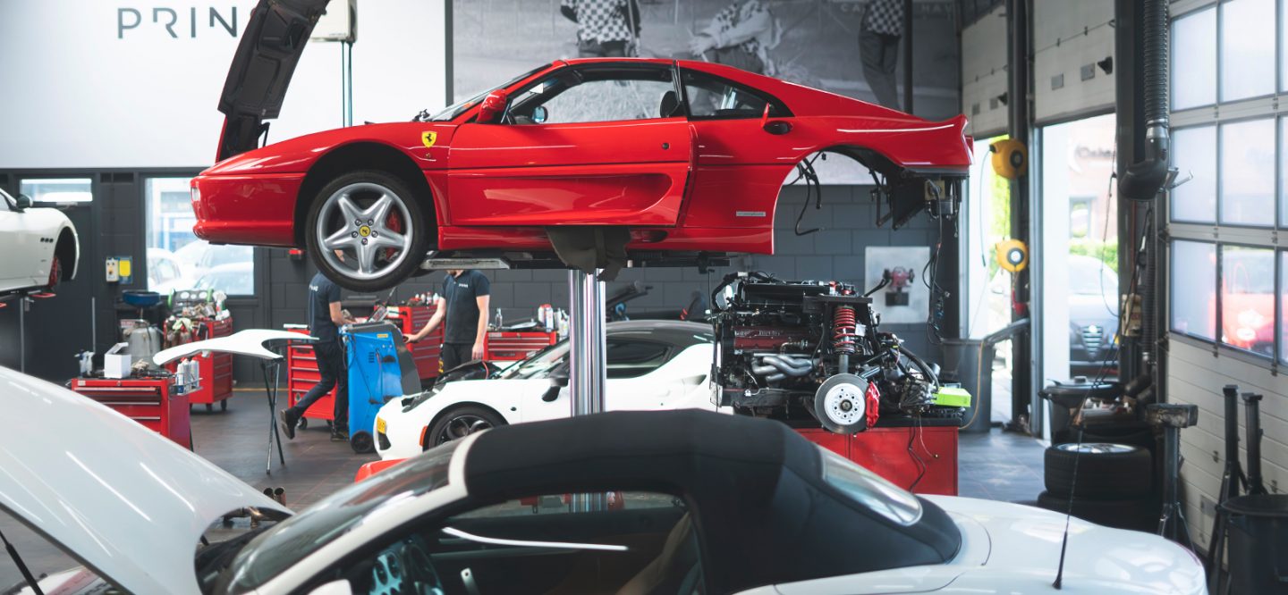 Ferrari in onderhoud bij Prins
