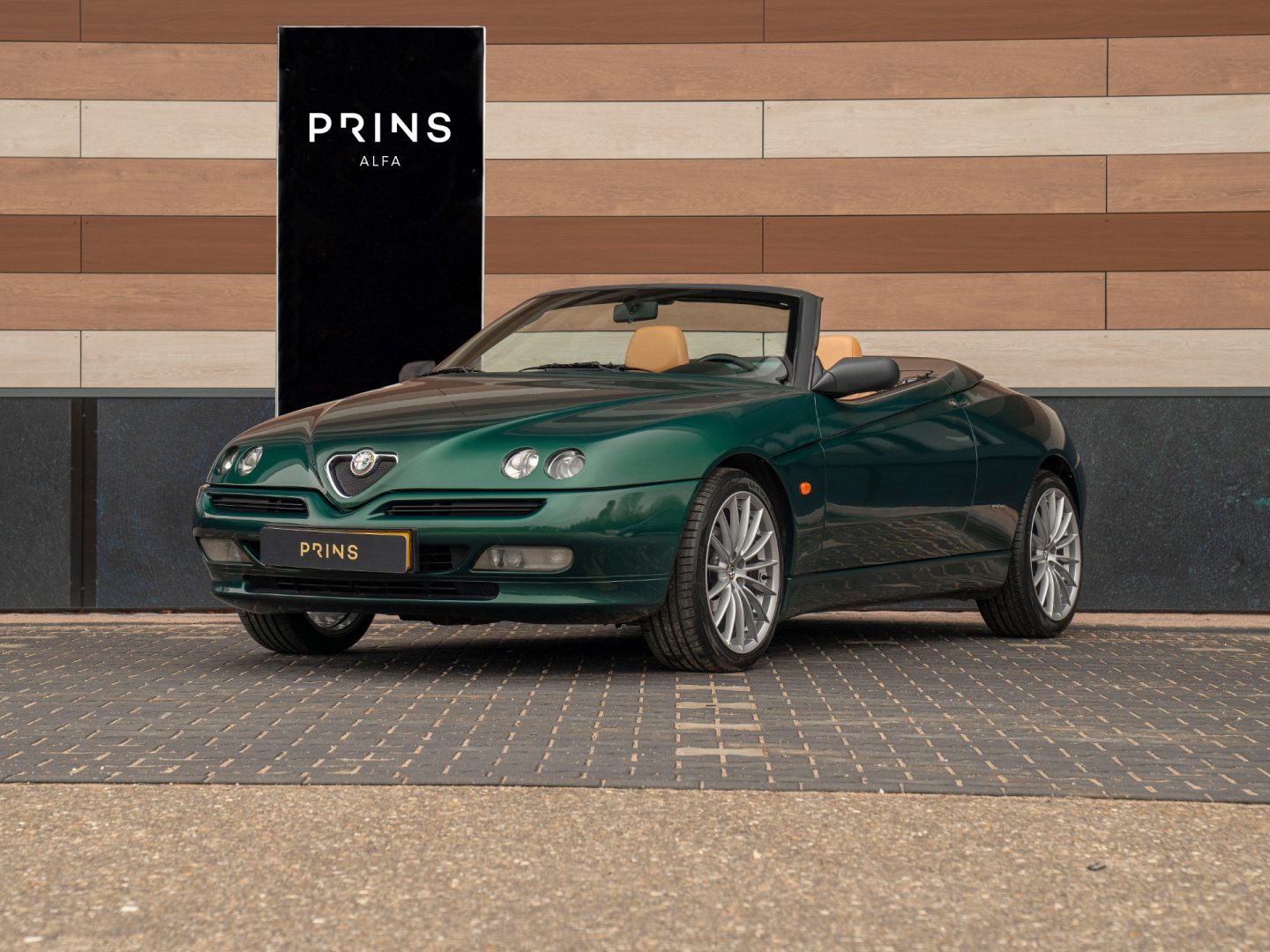 Alfa Romeo Spider te koop bij Prins in Nunspeet